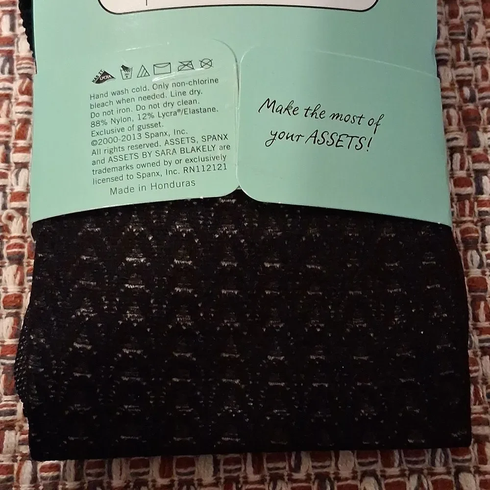 ASSETS by Sara Blakely Black Textured Wish Bone Shaping Tights. Size 3